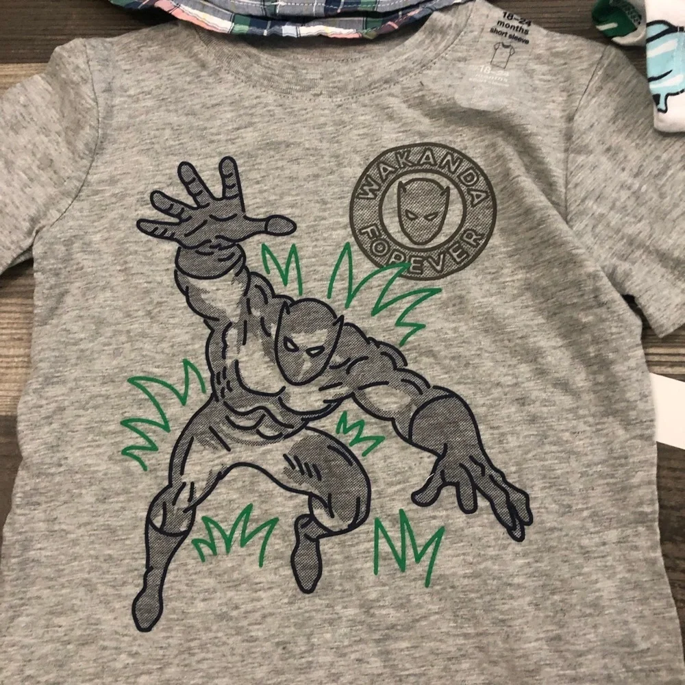 Gap Short Sleeve Shirt and Sweatshirt Bundle for Kids 18-24 mths